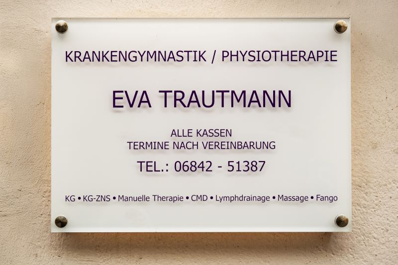 praxis_schild_physio_trautmann.jpg